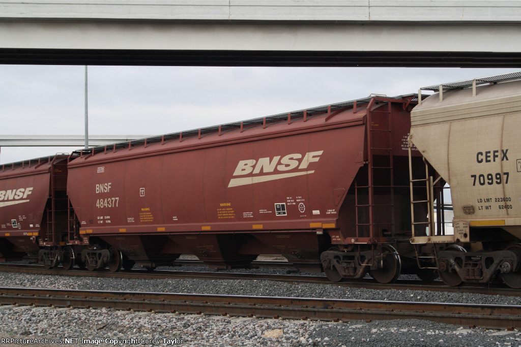 BNSF 484377